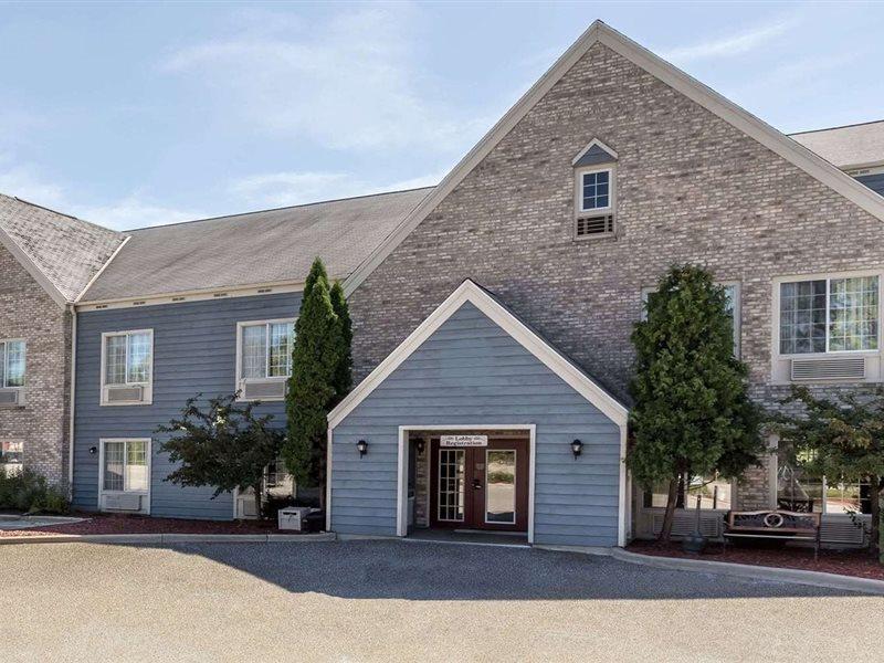 מלון Baymont By Wyndham Mequon Milwaukee Area מראה חיצוני תמונה