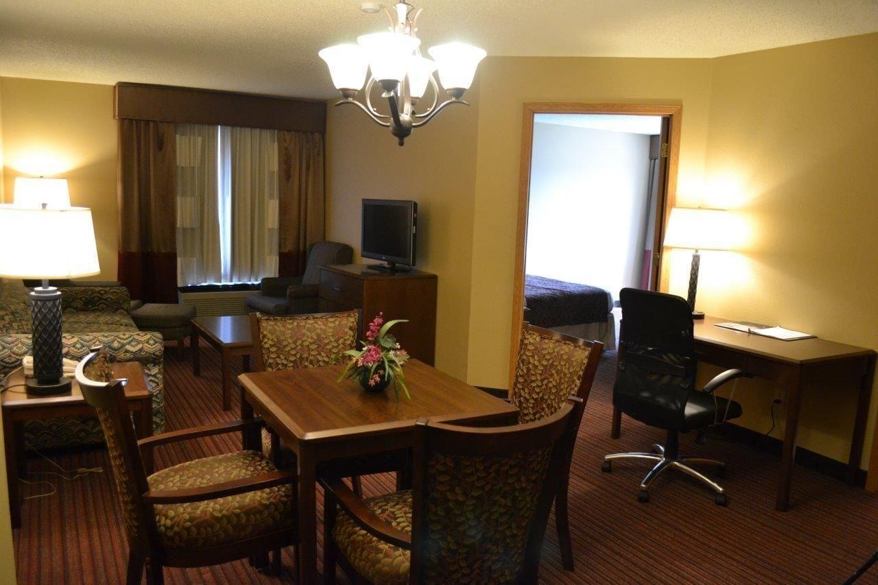 מלון Baymont By Wyndham Mequon Milwaukee Area מראה חיצוני תמונה