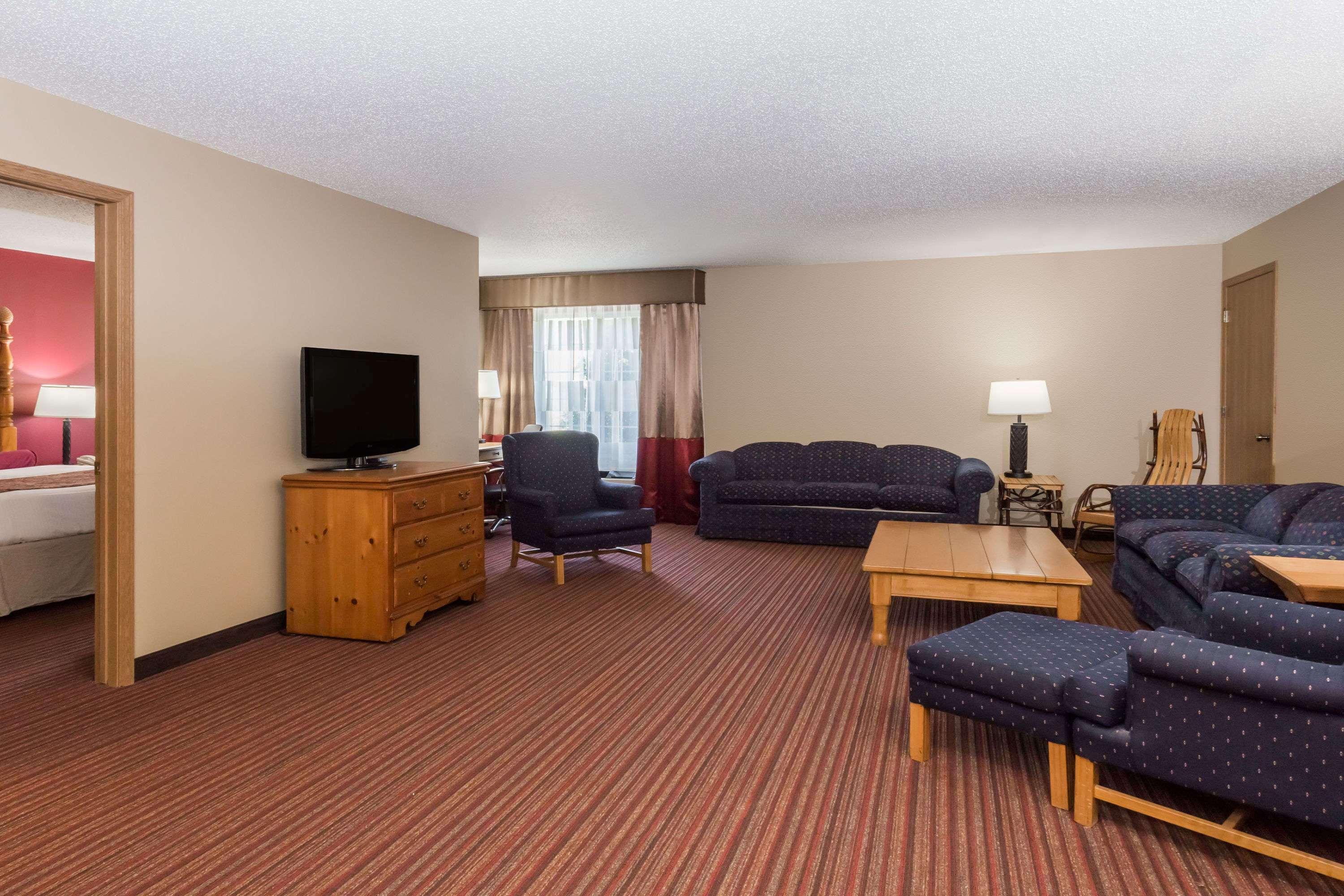 מלון Baymont By Wyndham Mequon Milwaukee Area מראה חיצוני תמונה