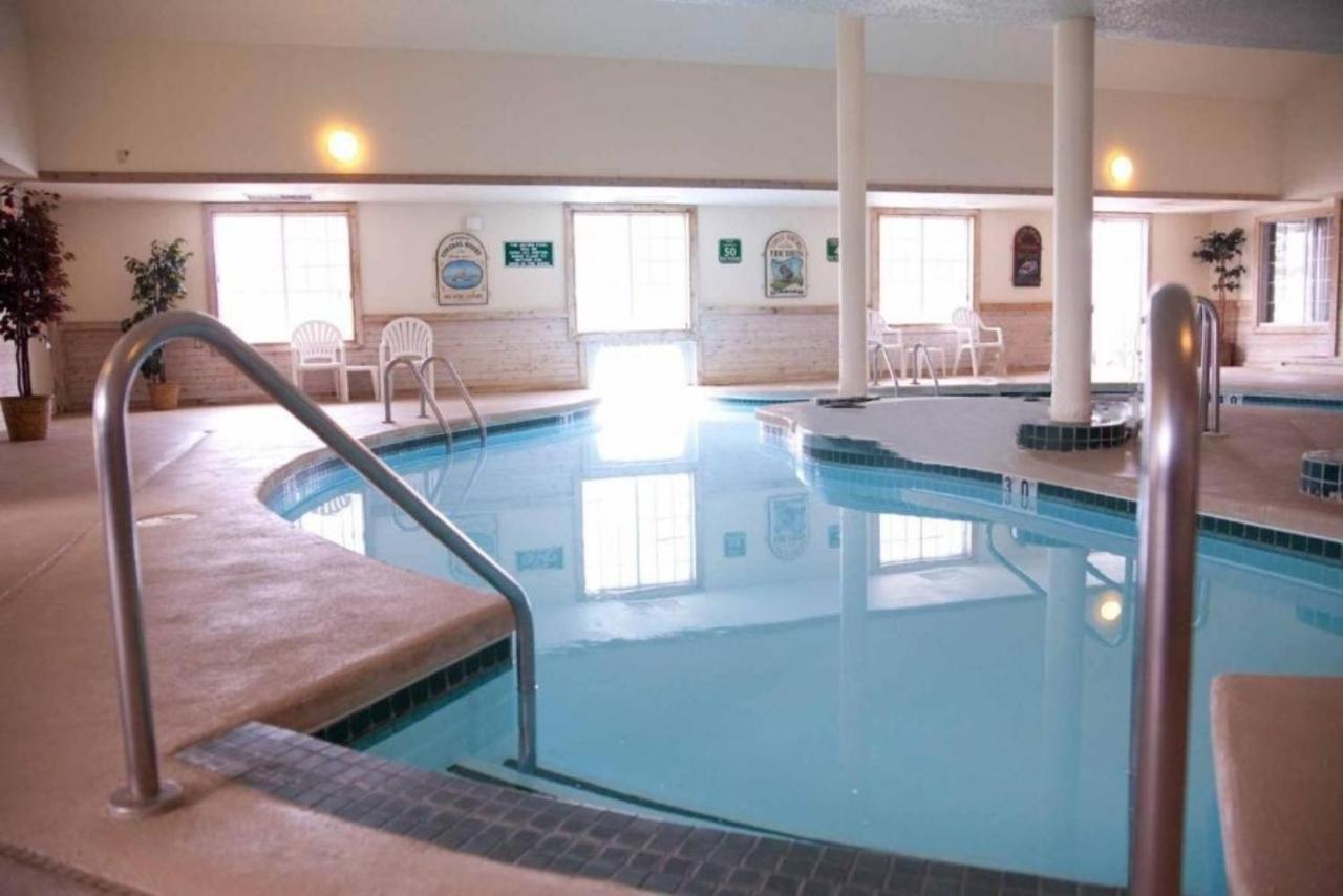מלון Baymont By Wyndham Mequon Milwaukee Area מראה חיצוני תמונה